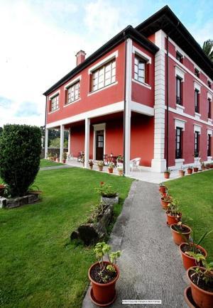 Casa De Indianos Don Tomás Nueva De Llanes